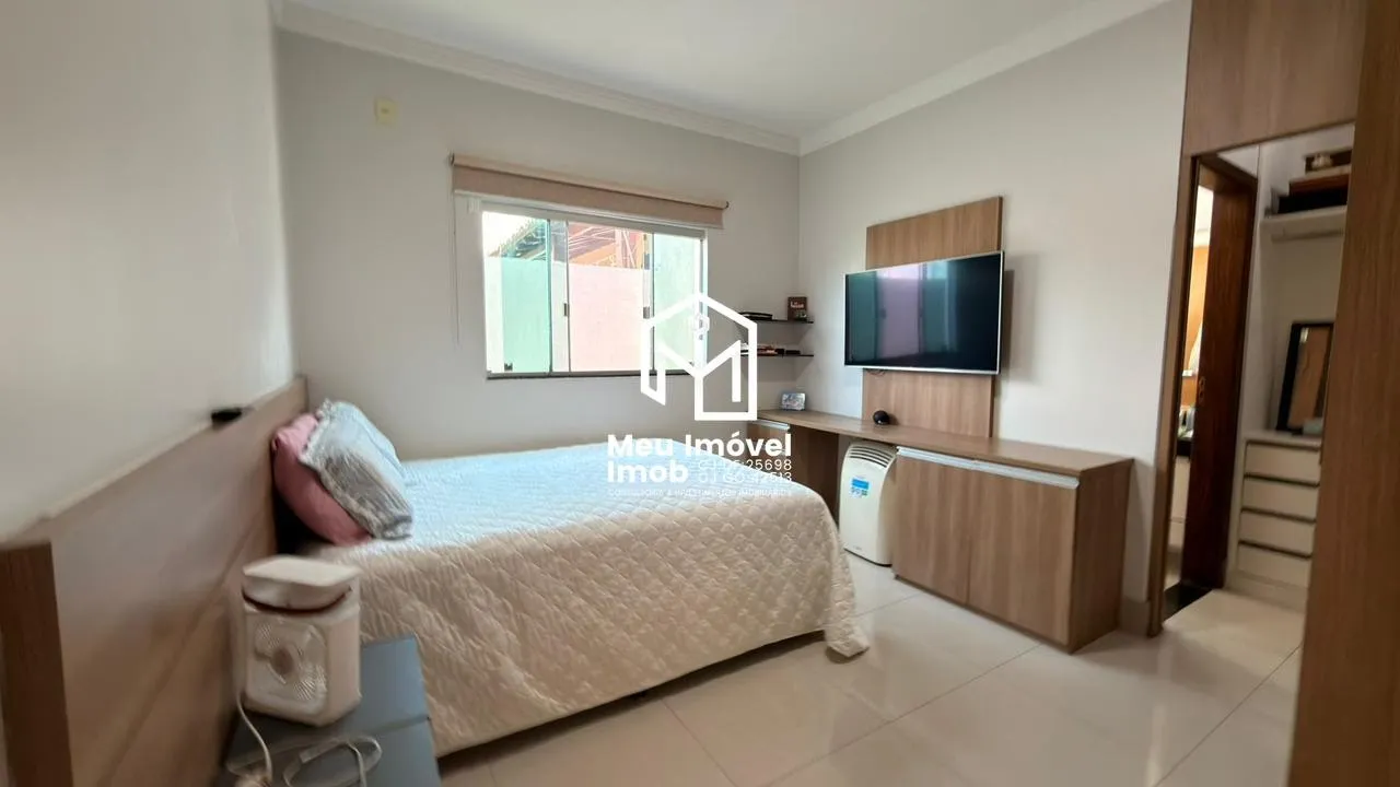 Imagem Casa 3 Quartos 1 Suíte 3 Vagas 200m²