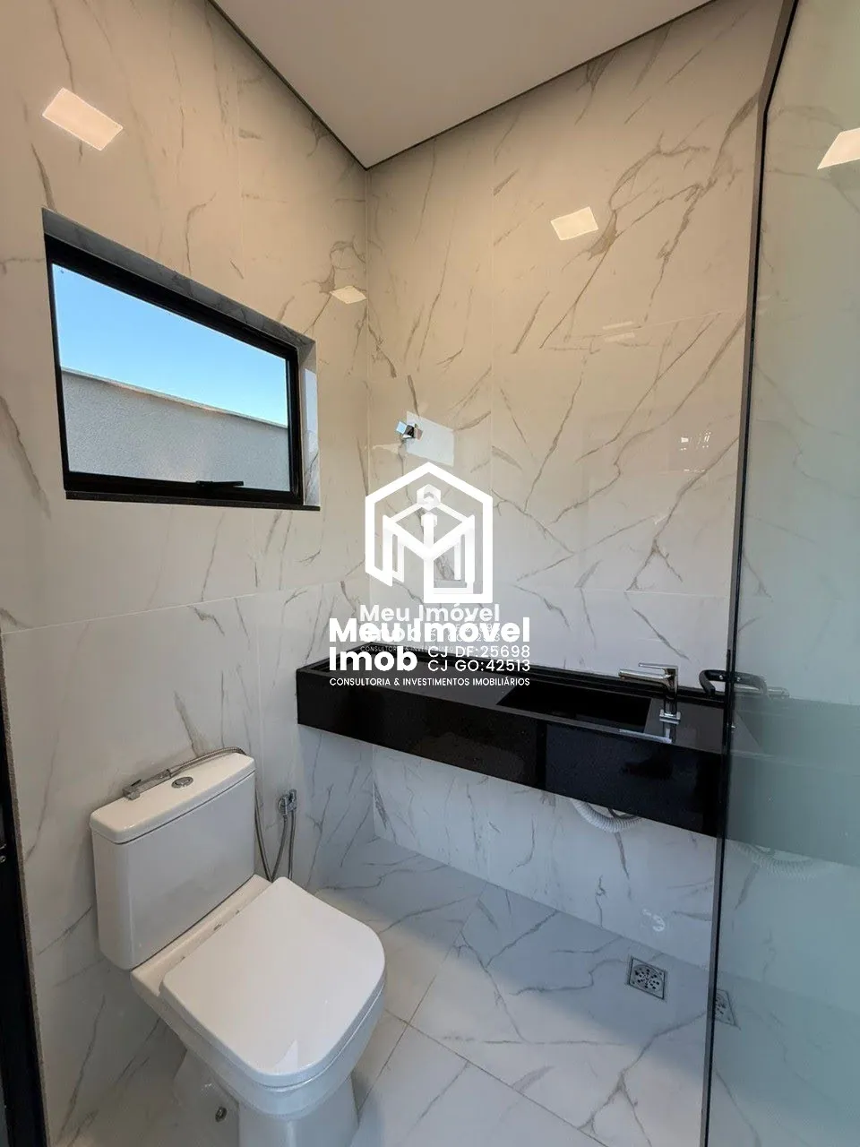 Imagem Casa Alto Padrão 3 Quartos 1 Suíte 4 Vagas 207m² Luziânia/GO
