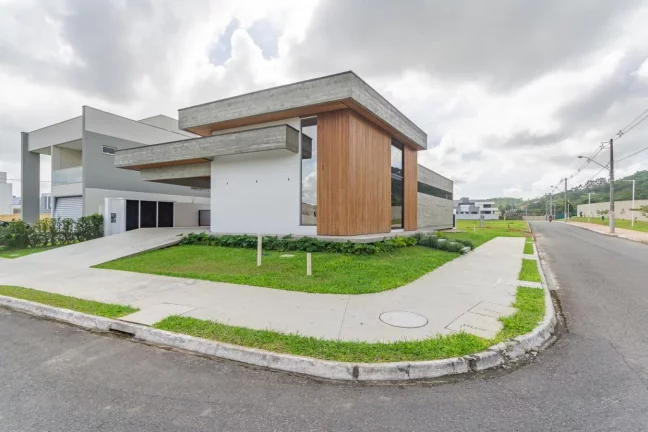 Imagem Casa em Condomínio para Venda em Camboriú / SC no bairro Santa Regina