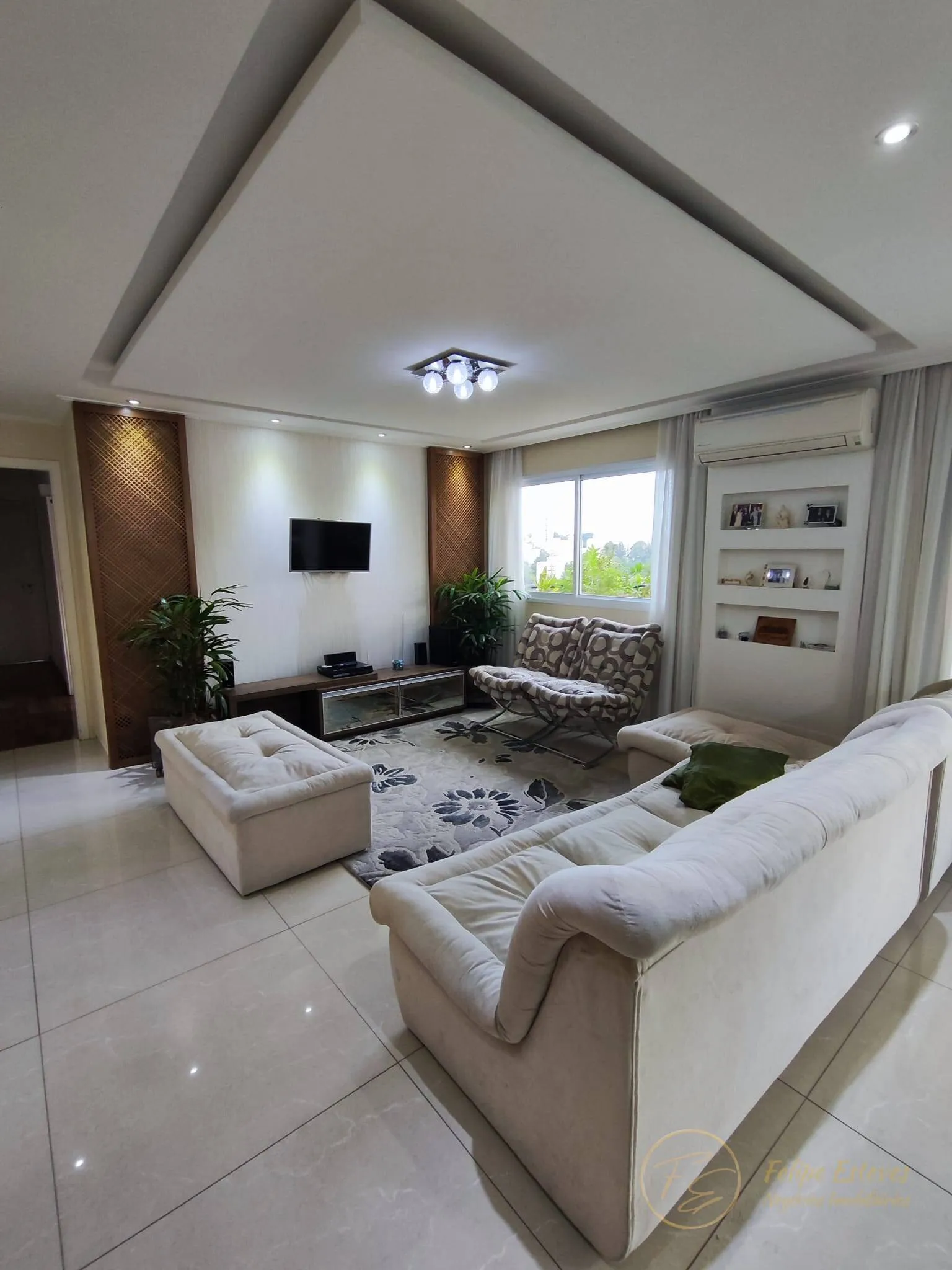 Belíssimo 194m - 4 quartos e 3 Suites