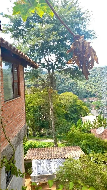 Imagem Casa em Condomínio para Venda em Teresópolis / RJ no bairro Albuquerque