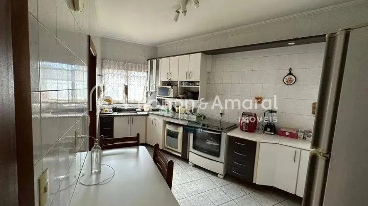 Imagem Casa estilo sobrado, com 3 quartos, 1 suíte, na Cidade Universitária em Campinas - SP