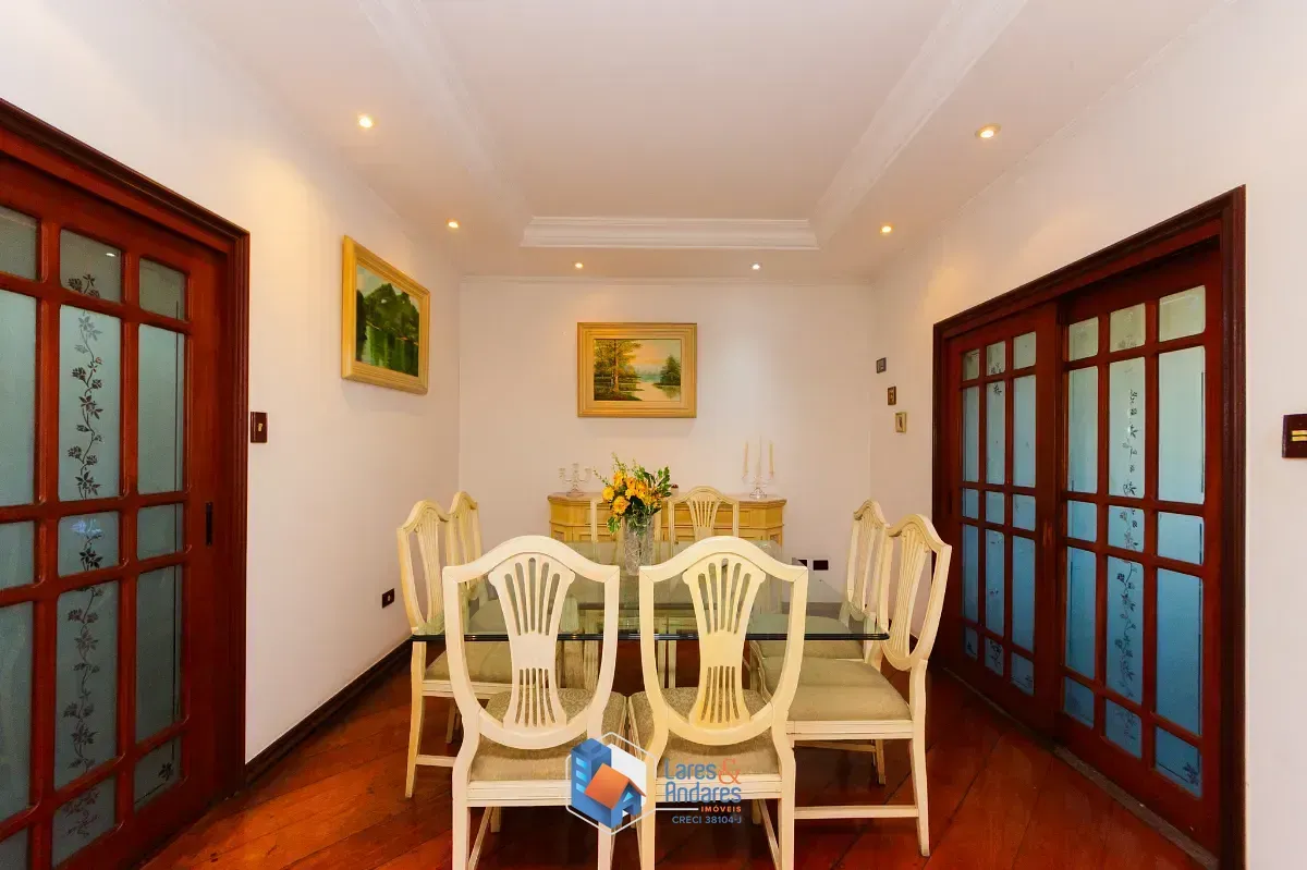 Imagem Casa para venda em Parque São Domingos com 3 quartos, sendo 1 suíte, 212m²