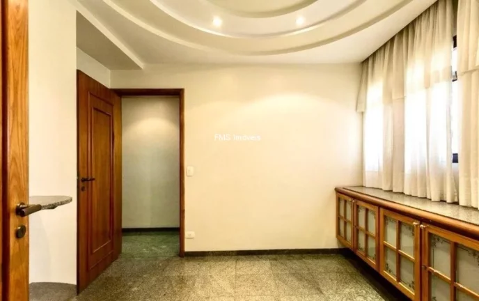 Imagem Apartamento em Moema, São Paulo-SP, com 4 quartos, 4 suítes e 235m²! Venha conferir!