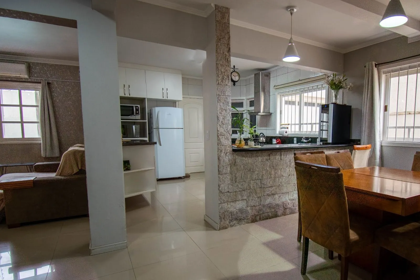 Imagem Casa sobrado no bairro Mont Serrat em Canoas