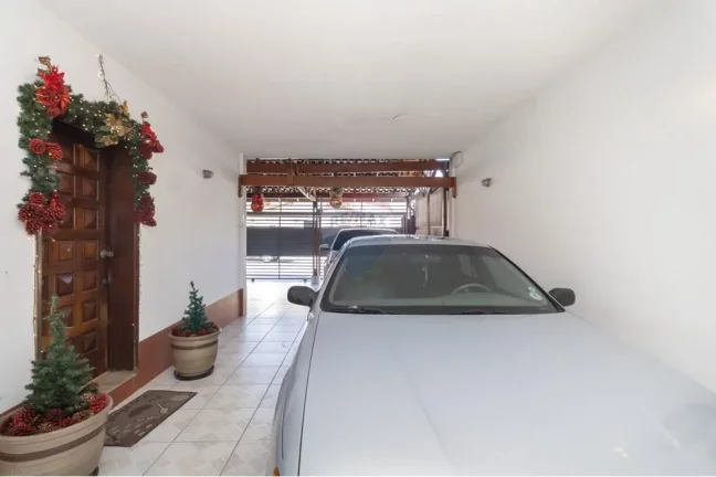 Imagem Casa Térrea a Venda 200m² 3 Dormitórios 4 Vagas Edícula maravilhosa