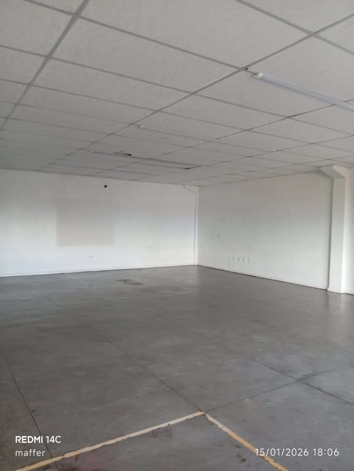 Imagem MÁFFER IMÓVEIS ALUGA - PAVILHÃO INDUSTRIAL / LOGÍSTICO Av. das Indústrias, nº 1320 - Porto Alegre/RS • Área construída total: 4.000 m² • Pé-direito alto - ideal para logística, armazenagem e operações industriais