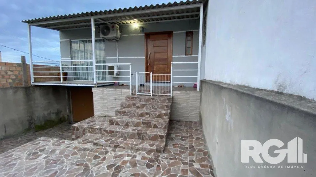 Imagem Casa semimobiliada, 2 Quartos 3 vagas no Alto Petropolis, Porto Alegre