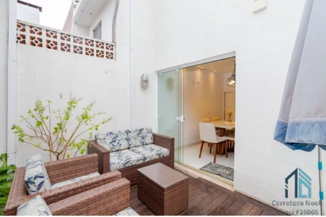 Imagem Sobrado 03 quartos c/suíte, área de lazer completa, no Guabirotuba em Curitiba PR