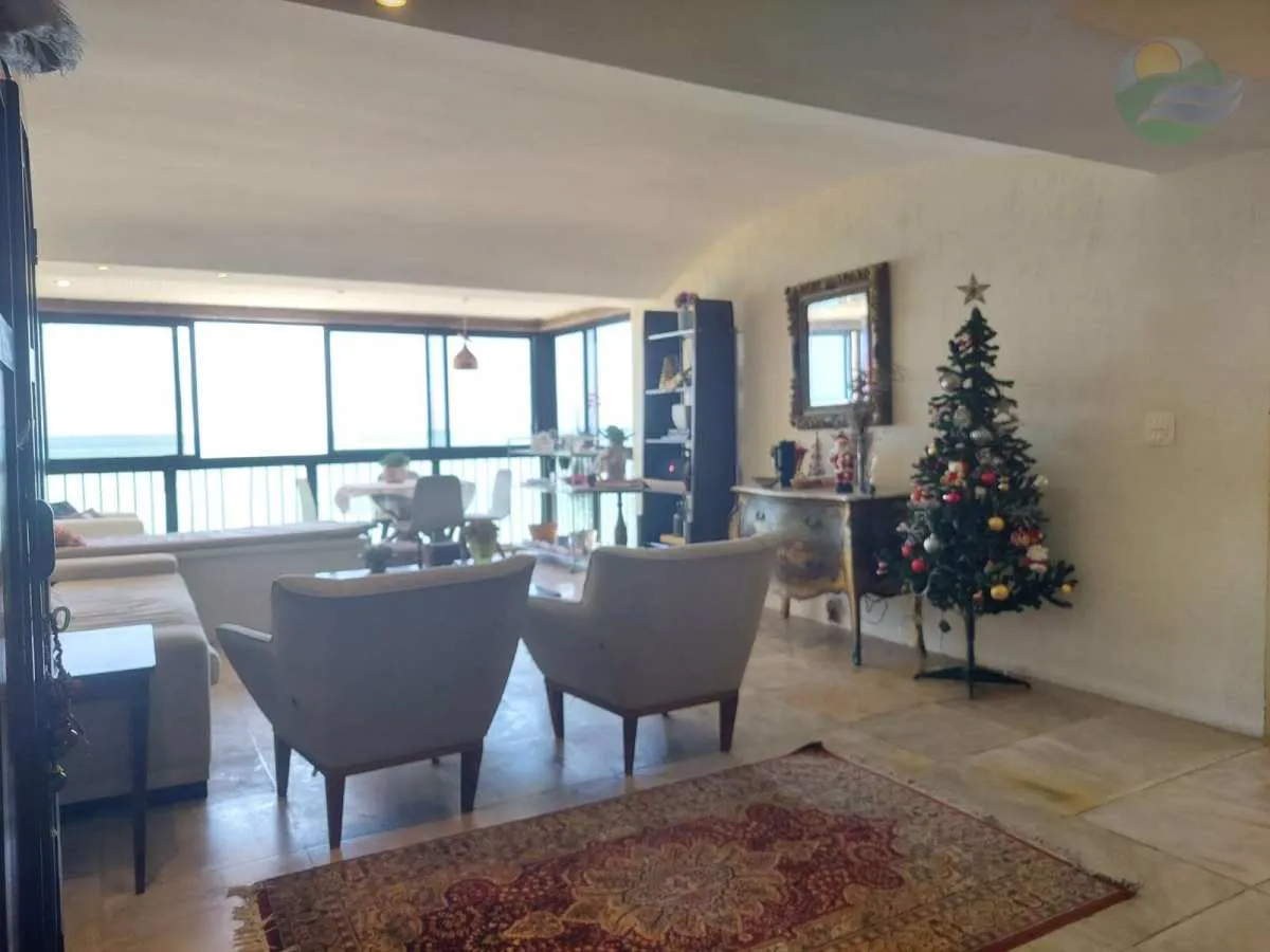 Imagem Apartamento com 3 quartos, andar alto, calçadão de Piedade, em Jaboatão dos Guararapes.