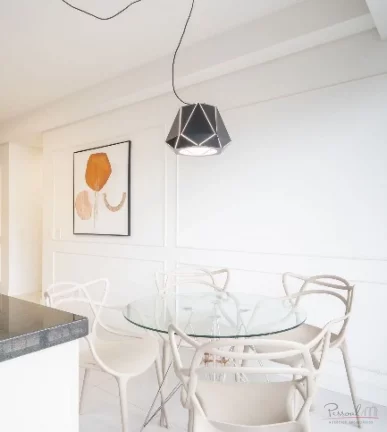 Imagem Oportunidade em Jurerê! Apartamento moderno a poucos metros da praia Este lindo apartamento à vend...