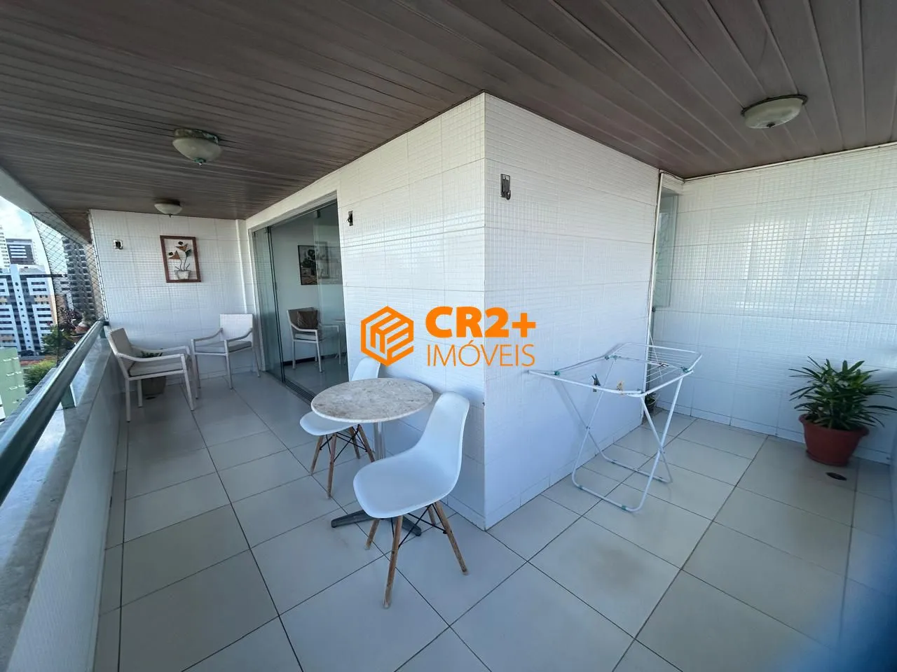 Imagem Apartamento à venda com 185m² , 4 quartos sendo 2 suítes no Espinheiro.