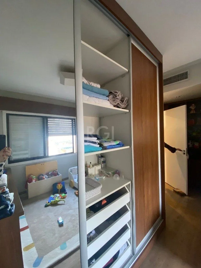 Imagem Apartamento a venda reformado 3 suítes, bairro Rio Branco