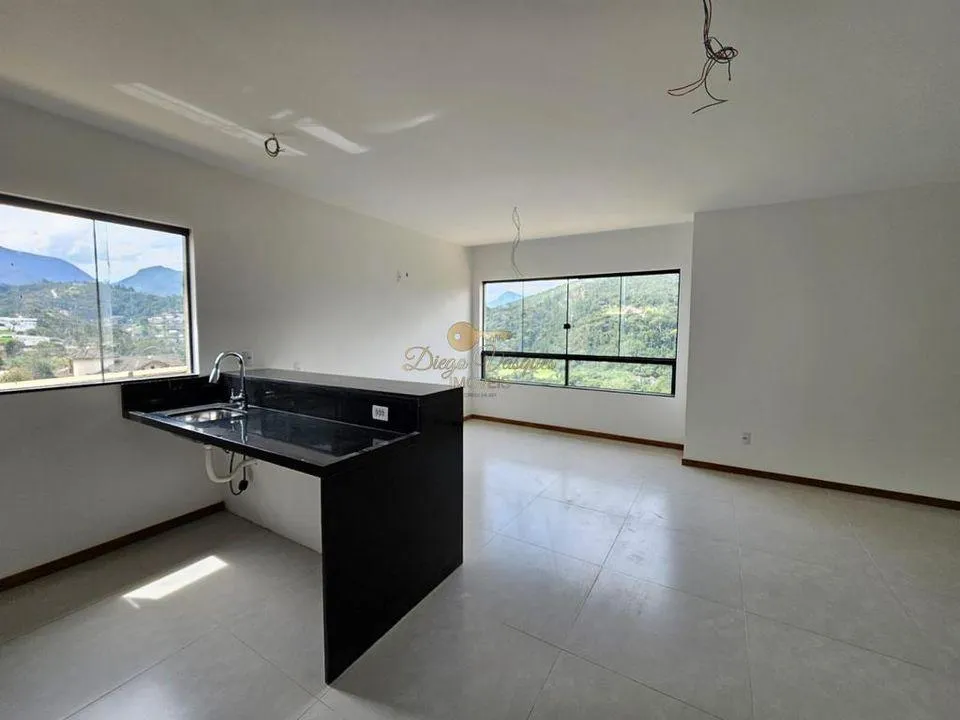Imagem Casa em Condomínio para Venda em Teresópolis / RJ no bairro Golfe