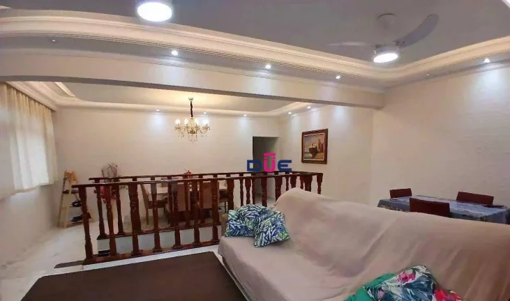 Imagem Casa com 6 dormitórios à venda, 268 m² por R$ 1.200.000 - Embaré - Santos/SP