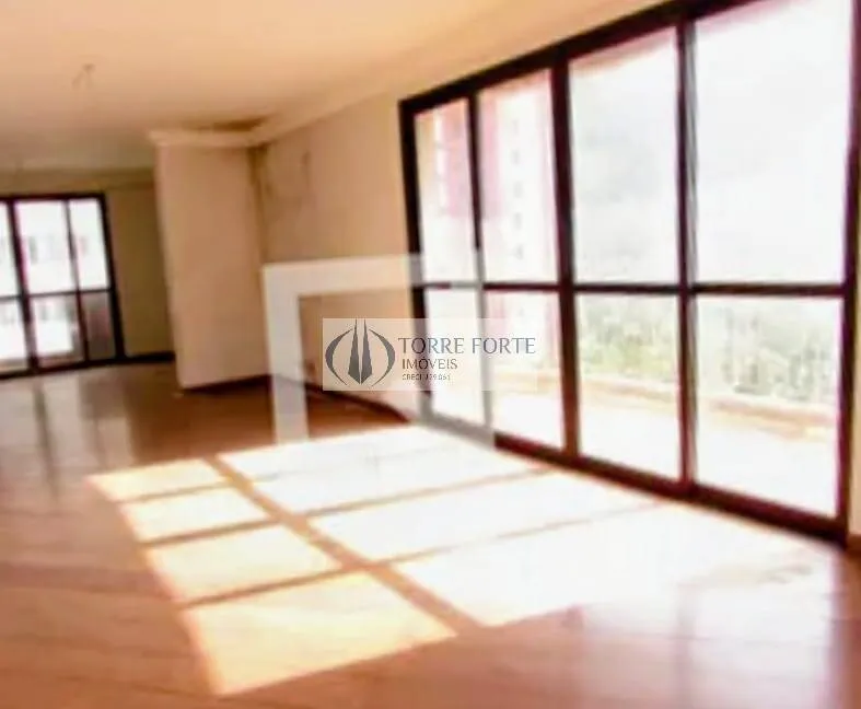 Foto do imóvel Excelente apartamento com 270 m², 2 suítes 3 dormitórios 4 vagas de garagem em Rua Alexandre Benois