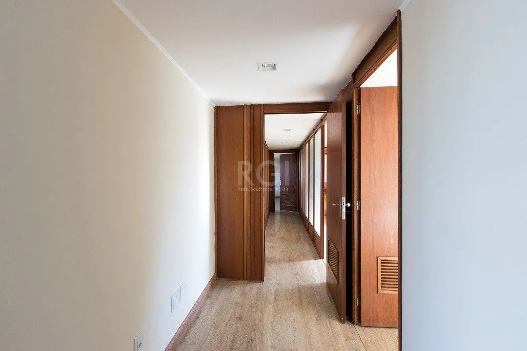 Imagem Cobertura Comercial para Venda - 225,39m², 0 dormitórios, 3 vagas - Bela Vista