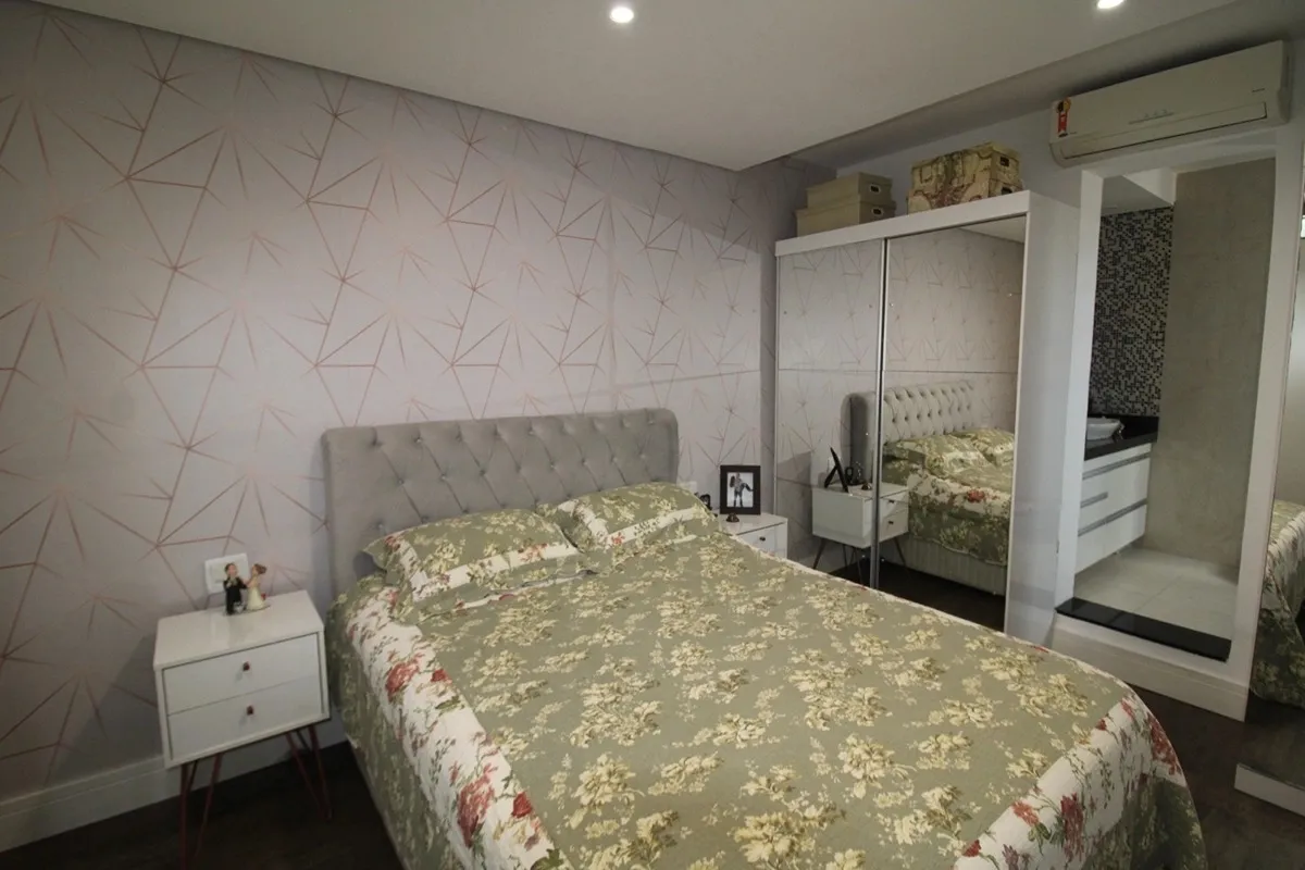 Imagem Casa à Venda - Recém-Reformada e Completa