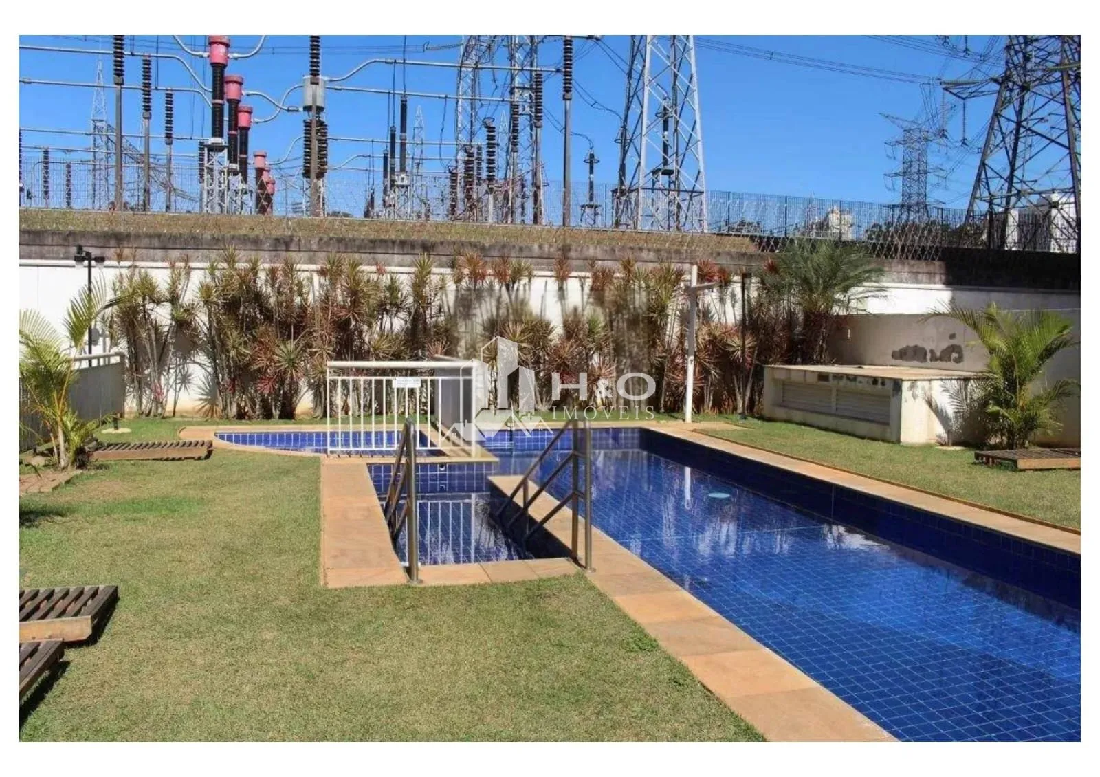 Imagem Belo Apartamento no Aricanduva - Andar Alto, Sacada e 2 Dormitórios