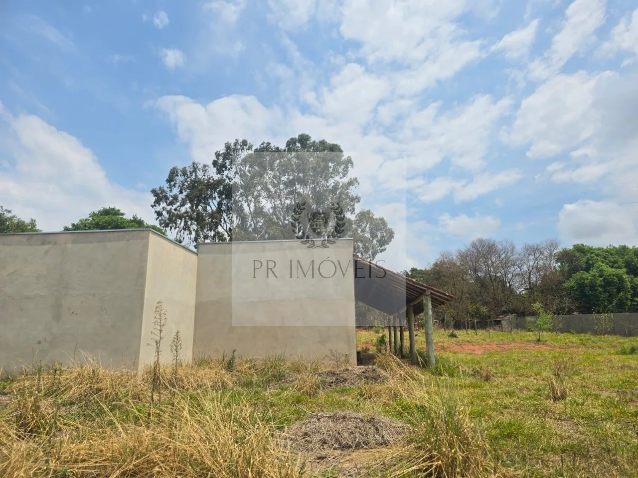 Foto do imóvel Chácara de Luxo na Chácara Flora Araraquara-SP: 3 quartos, 2 suítes, 2 salas, 3 banheiros, 10 vagas, 198m²!