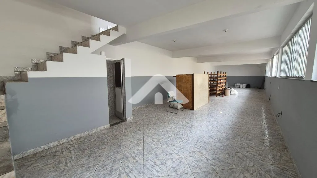 Imagem Galpão no Campinho com 200 m2, próximo a Delegacia