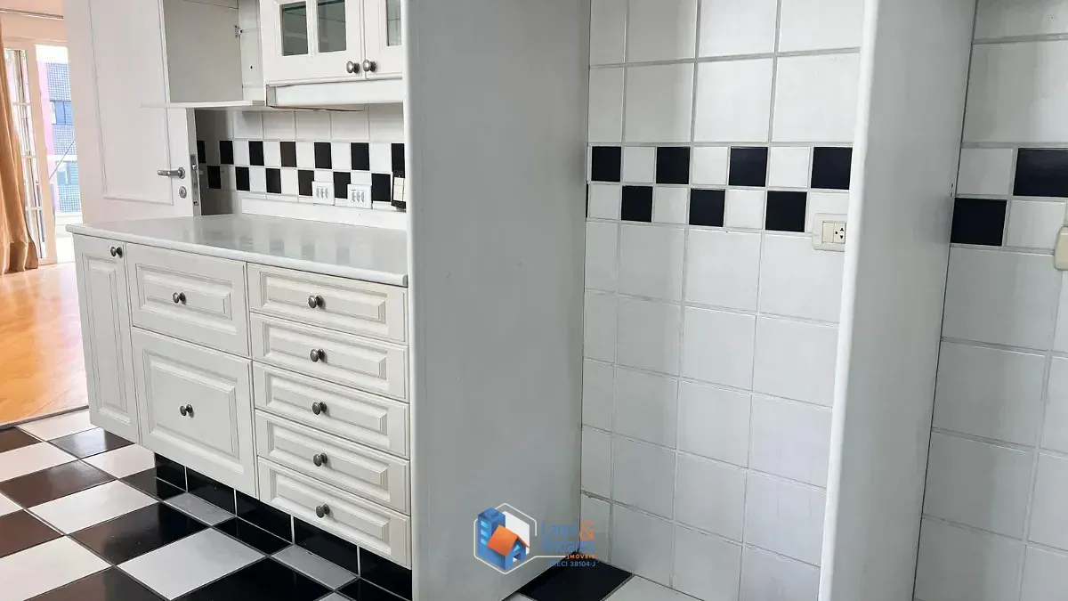 Imagem Casa em condomínio para venda em Morumbi com 4 quartos, sendo 4 suítes, 354m²
