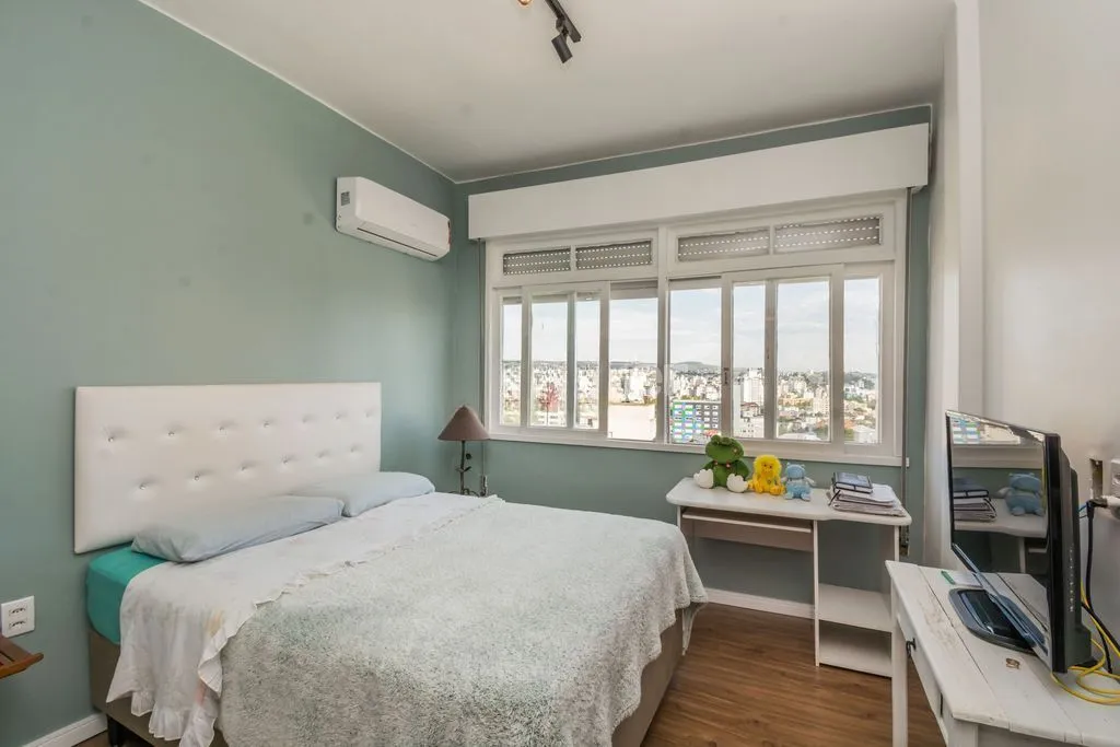 Imagem Apartamento de 3 dormitórios à venda no Bairro Rio Branco - Porto Alegre