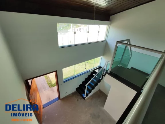 Imagem Casa com uma ótima localização em associação com garagem para 6 carros