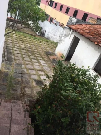 Imagem Casa para Venda em Salvador, Itapuã, 3 dormitórios, 1 suíte, 3 banheiros, 4 vagas
