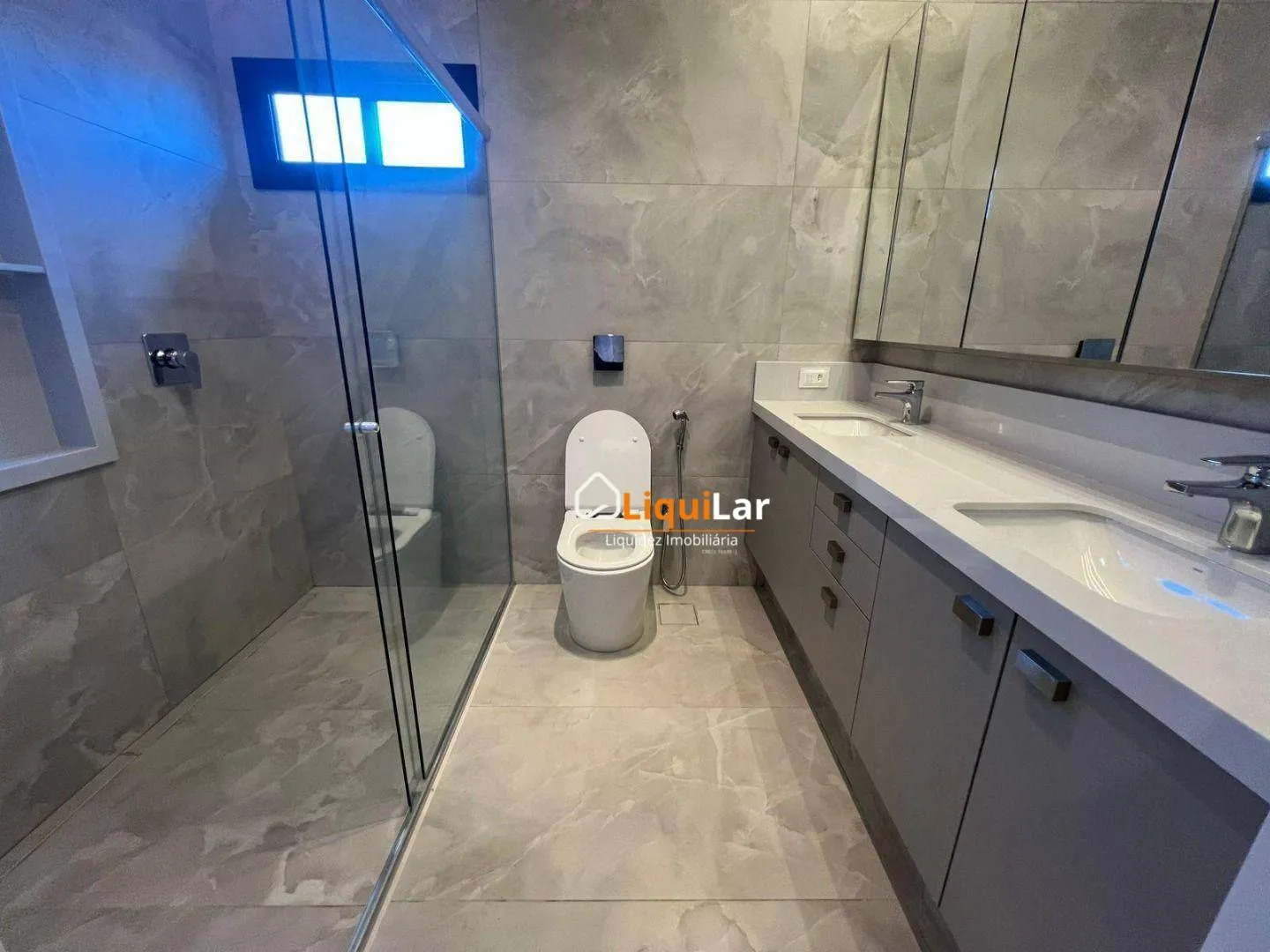 Imagem Casa Térrea de Alto Padrão com 3 Suítes, Espaço Gourmet e Piscina Aquecida