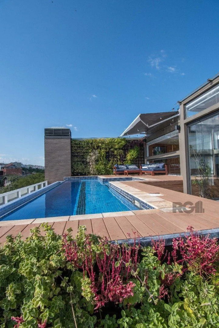 Imagem Cobertura de alto padrão, construtora Clave, vista perene para o Rio, 3 suítes, piscina, 3 vagas cobertas.