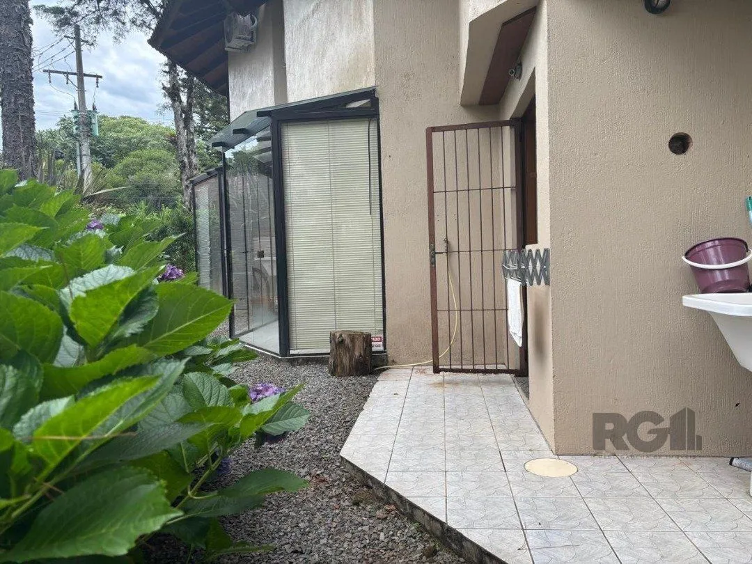 Imagem Sobrado de Alvenaria em Condominio no bairro Nobre de Gramado