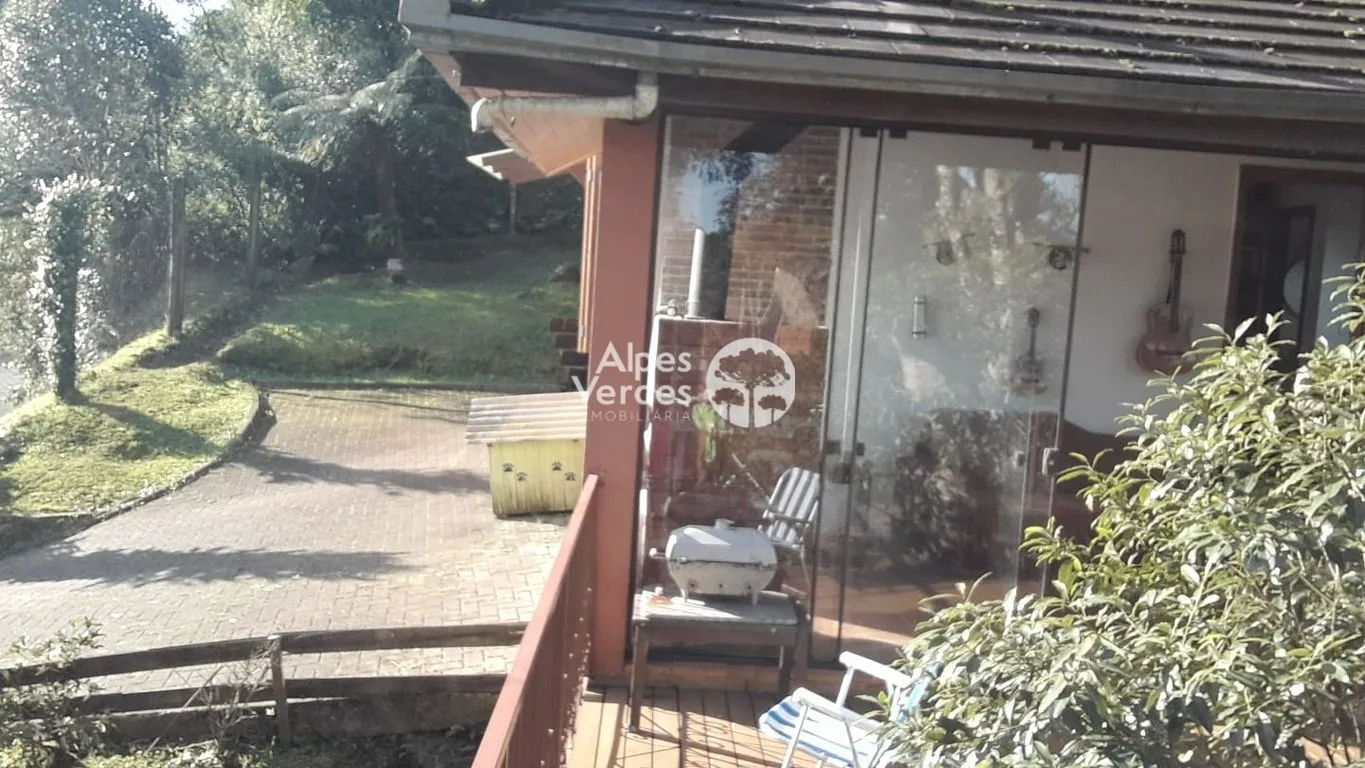 Imagem Vende-se Casa em Canela-RS, no Bairro Maggi, com 2 quartos