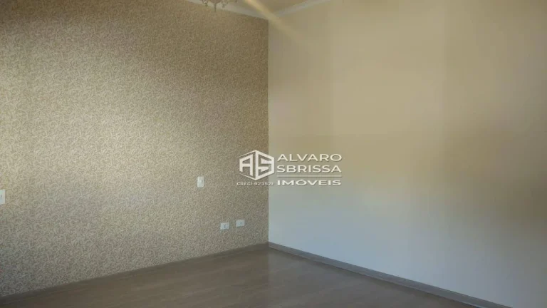 Imagem Casa estilo colonial, possui 3 suítes com ar condicionado e armários. Condomínio Portella Itu SP