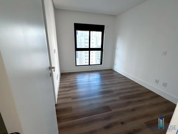Imagem Apartamento Zona Central para Venda em Balneário Camboriú, CENTRO, 4 dormitórios, 2 suítes, 4 banheiros, 3 vagas