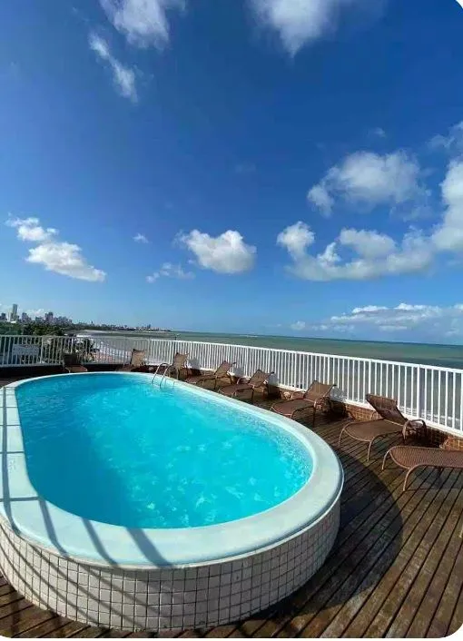 Imagem Flat mobiliado em Manaíra, vista lateral para o mar, lazer na cobertura, garagem e localização privilegiada.