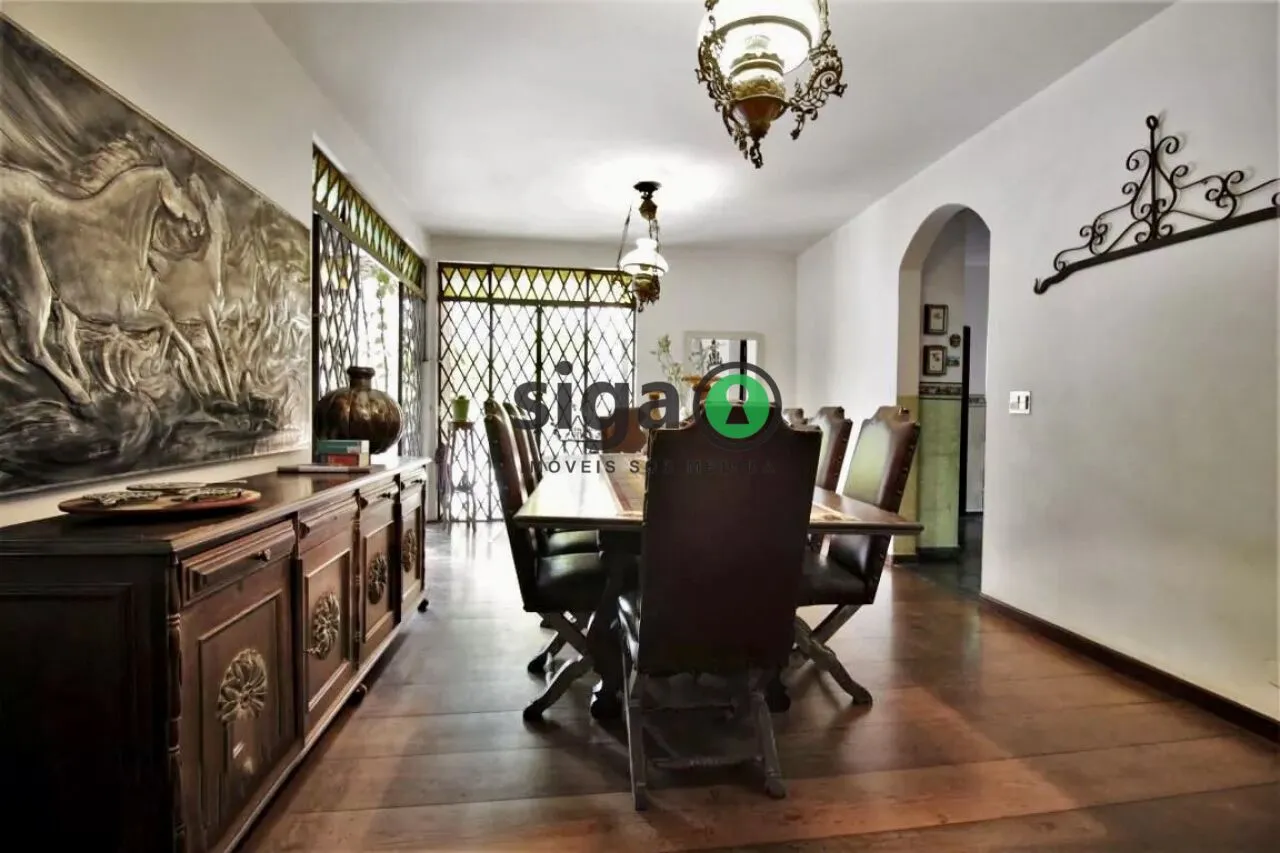Imagem Casa a venda de 700 metros 6 dormitórios sendo 4 suítes 4 salas 9 vagas no Guedala