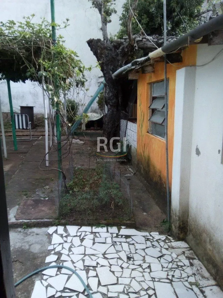 Imagem Casa para Venda - 300m², 2 dormitórios, 3 vagas - Teresópolis