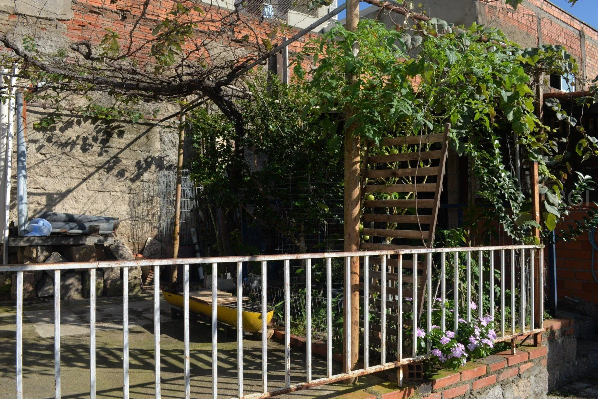 Imagem Sobrado para Venda - 168m², 4 dormitórios, 6 vagas - Jardim Sabará