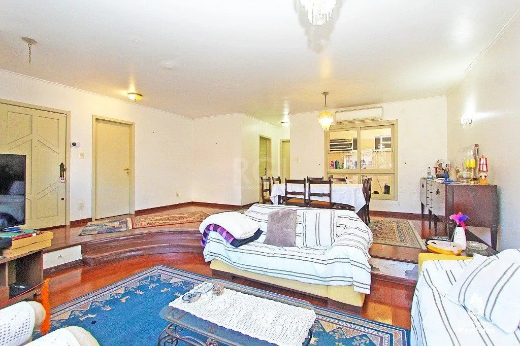 Imagem Casa para Venda - 215m², 3 dormitórios, sendo 1 suites, 3 vagas - Sarandi