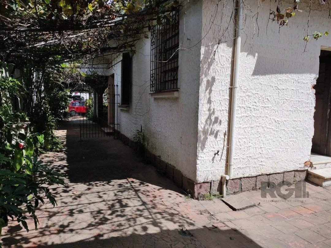 Imagem Casa comercial térrea na Av. Aparício Borges - bairro Teresópolis