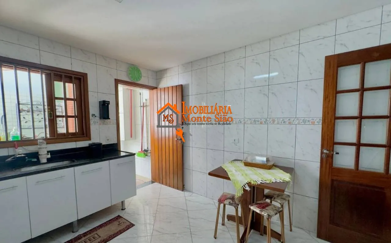 Imagem Sobrado com 4 dormitórios à venda, 167 m² por R$ 869.000,00 - Jardim Vila Galvão - Guarulhos/SP