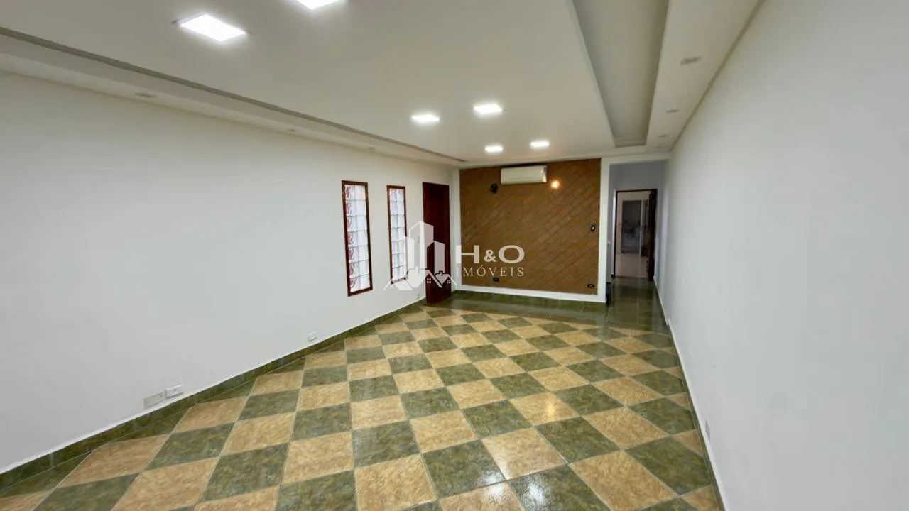 Imagem Sobrado à Venda Próximo ao Parque do Carmo - 2 Suítes, Ar-Condicionado, Churrasqueira e 2 Vagas