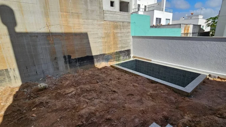 Imagem Casa Triplex Ariribá