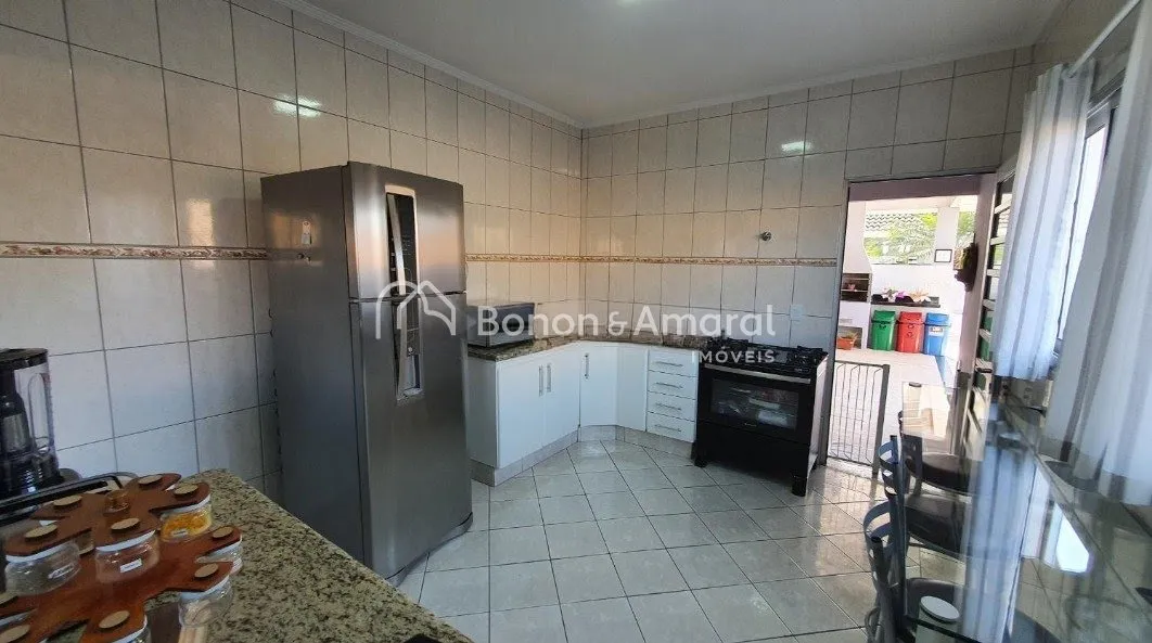 Imagem "Conforto e Segurança: Casa com 3 Dormitórios em Condomínio Fechado em Valinhos!"