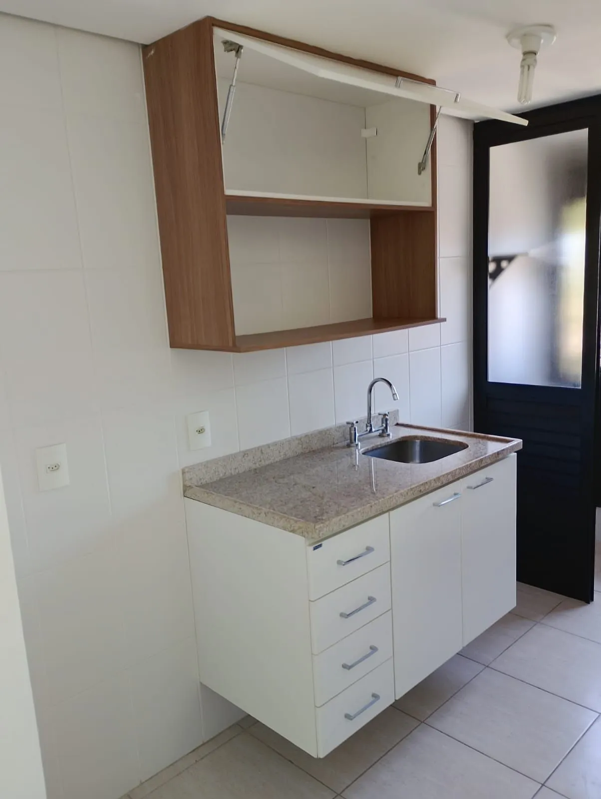 Imagem APARTAMENTO COM 01 DORMITÓRIO E GARAGEM