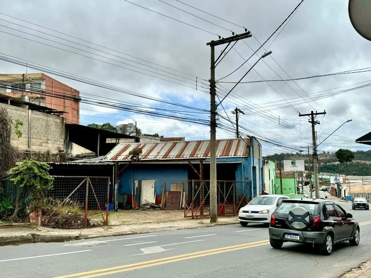 Imagem Barracão comercial à venda em Piedade-SP, Centro: 600m², 1 banheiro. Invista no seu negócio agora!