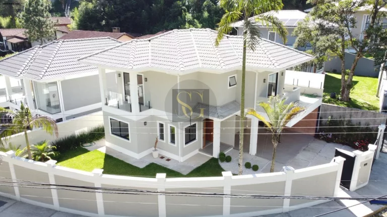 Imagem Casa para Venda em Teresópolis, Carlos Guinle, 3 dormitórios, 1 suíte, 3 banheiros, 2 vagas