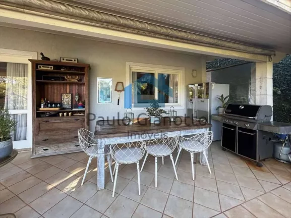 Imagem Casa espetacular à venda no Centro da Granja Viana