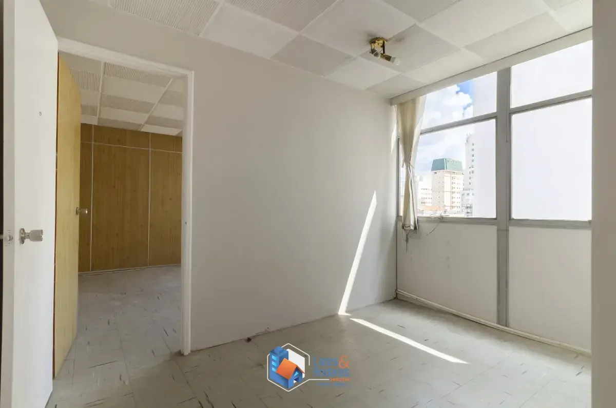 Foto do imóvel Conjunto comercial para venda em Higienópolis, 76m² em Rua Itacolomi